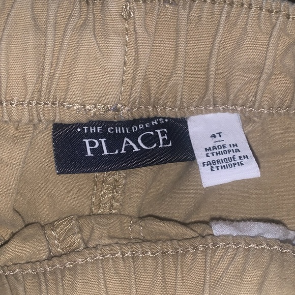 Children’s place khaki shorts with side pockets and drawstring waist size 4T - Picture 3 of 3
